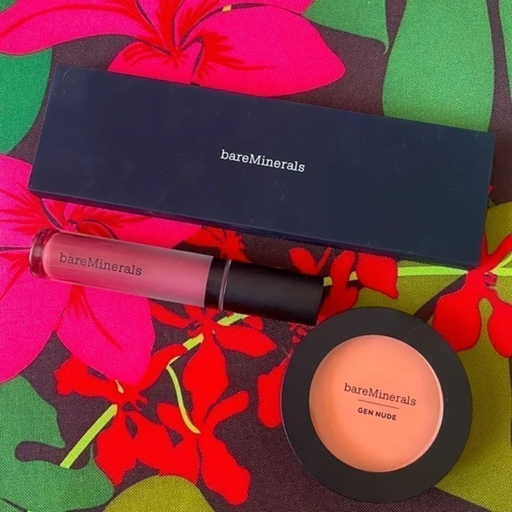 Brand New Bare Minerals Bundle Eyeshadow Palette Powder Blush Swank Matte Lip